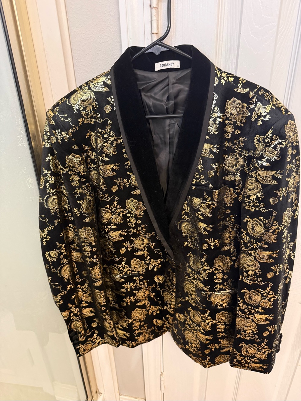 Godfandy Black & Gold Floral Shawl Collar Blazer